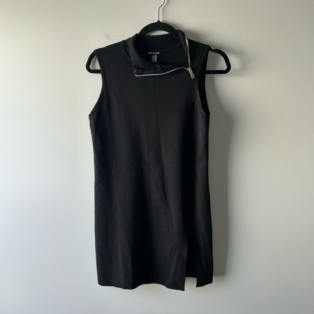 Cable and Gauge black sleeveless knit tunic top